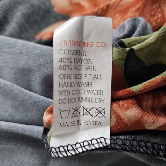 ModeLia Women's Floral Print Button Front 3/4 Sleeve Shirt Size Medium - Picture 6 of 11